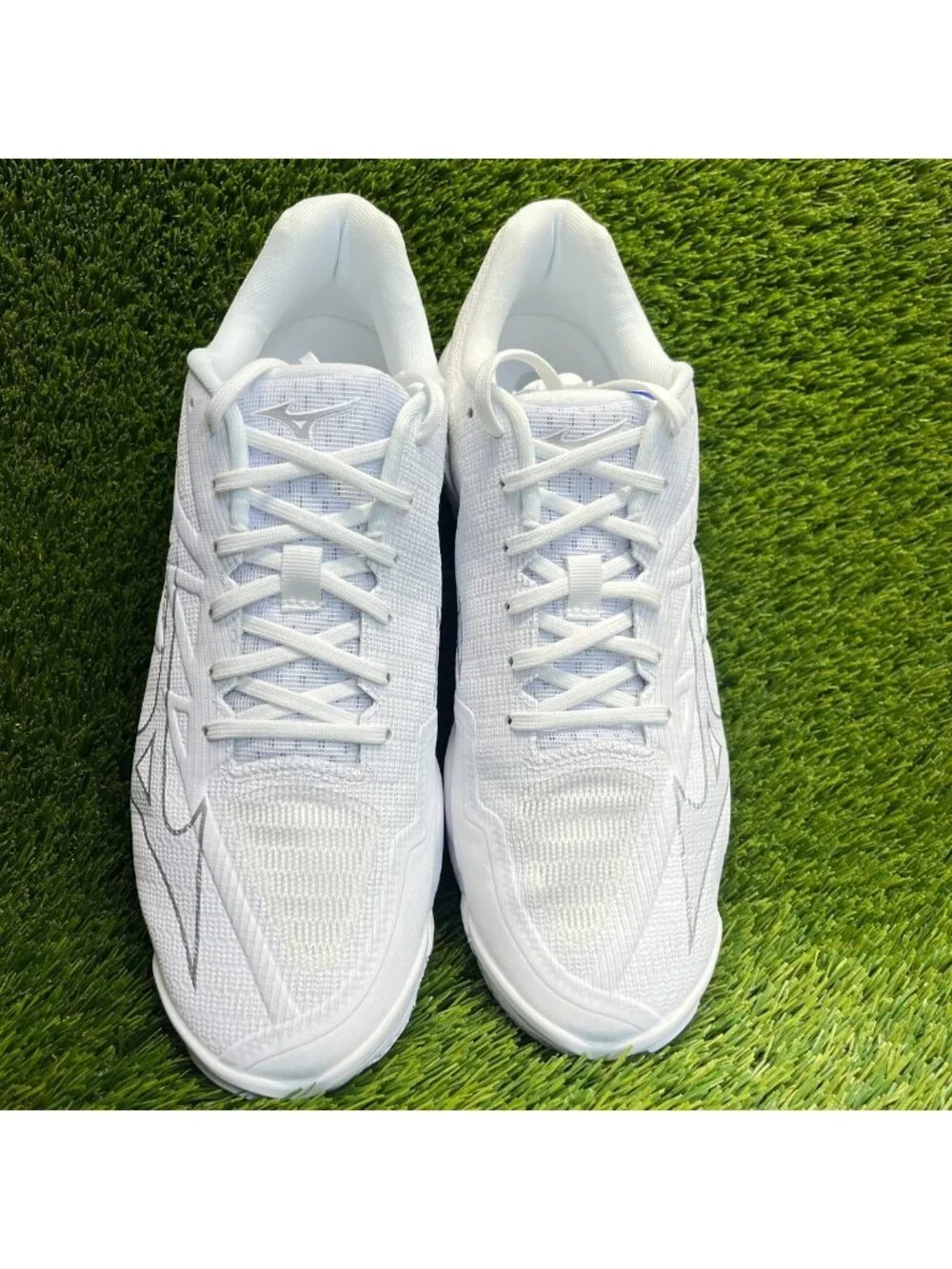 Mizuno Wave Lightning Elite Mens Size 13 White Running Volleyball Shoes Sneakers